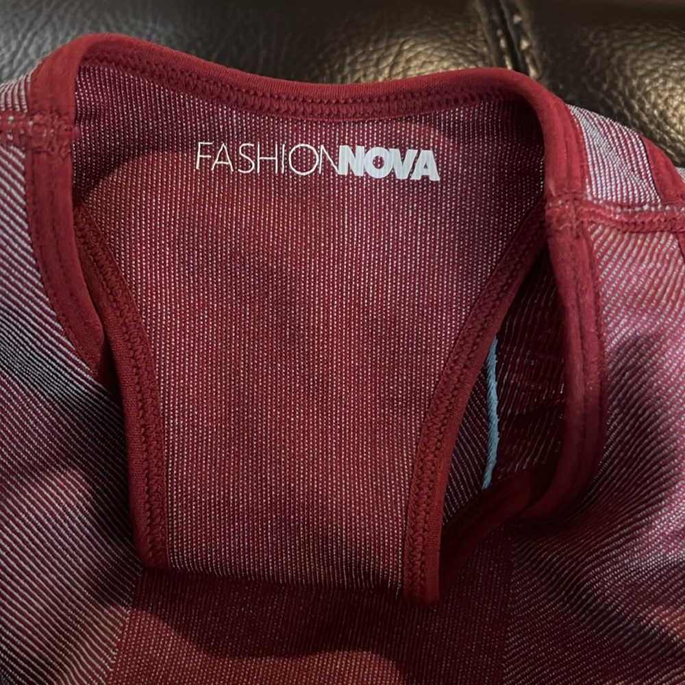 FASHION NOVA - Picture 5 of 5